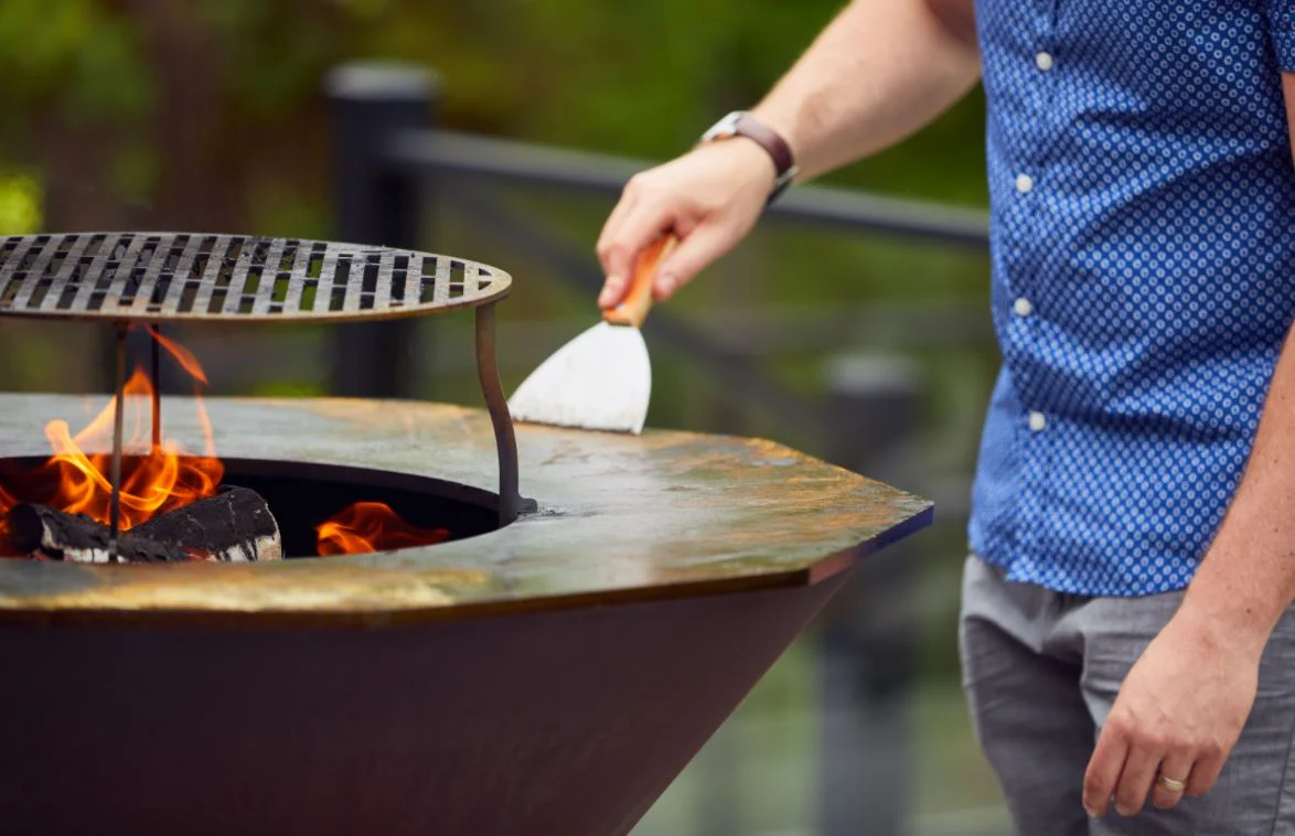 Wood Fired Grill with High Pedestal - Image 8